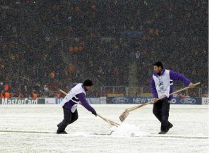 LIGA DOS CAMPEÕES: Neve adia Galatasaray x Juventus e Real vence