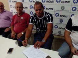 Paulista A2: União Barbarense apresenta atacante campeão Mundial com o São Paulo