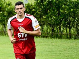 Encostado no São Paulo, zagueiro pode defender o Palmeiras