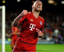 Meia do Bayern se diz triste por Ibra não disputar Bola de Ouro