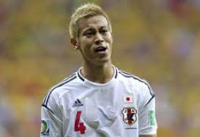 Italiano: Galliani: Honda é reforço do Milan e será o novo ’10’