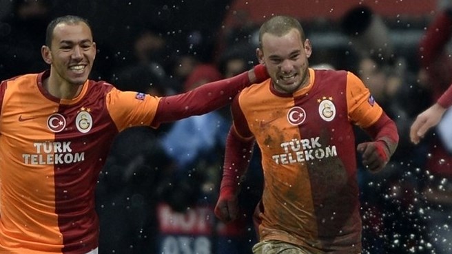 LIGA DOS CAMPEÕES: Com gol de Sneidjer, Galatasaray tira Juventus
