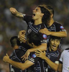 Sul-Americana: Jogadores e torcedores do Lanús comemoraram muito o título do clube