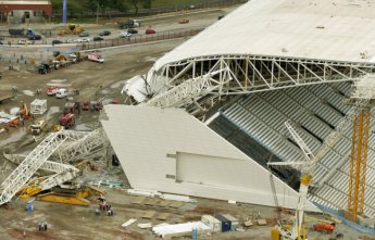 Copa 2014: Cinco guindastes são liberados para uso no Itaquerão
