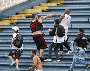 Reviravolta? STJD defende perda de pontos para briga de torcidas