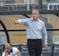 Botafogo está perto de fechar com técnico campeão da América pelo Corinthians