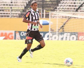 Catarinense: Joinville contrata lateral “rei do acesso”