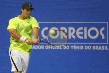 Tênis: Sant’Anna surpreende Bellucci no Correios Brasil Masters Cup