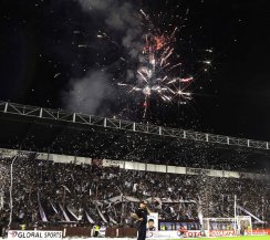 Festa da torcida do Lanús começou antes de final contra Ponte Preta