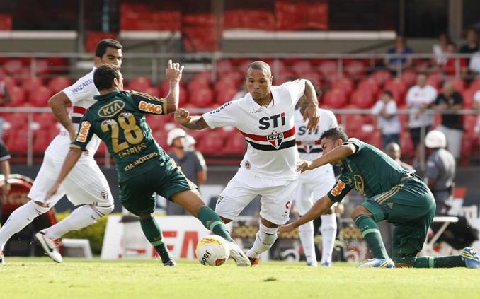 São Paulo pode dar balão em rival e fechar com ex-meia da Seleção