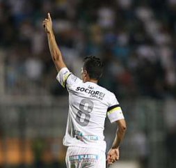 Com proposta da China, meia do Santos pode parar no Corinthians