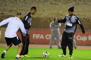 Mundial de Clubes: Ronaldinho sente dores e é poupado de treino no Atlético-MG