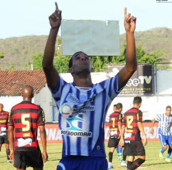 Goiano: Ex-lateral do Palmeiras assina pelo Grêmio Anápolis