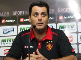 Ponte Preta oficializa filho de Dicá como coordenador técnico