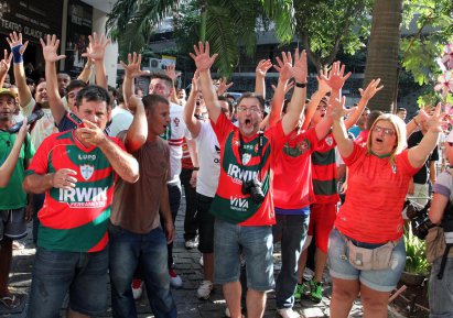 Encontro de torcidas deixa clima tenso do lado de fora do STJD