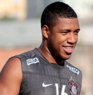 Corinthians consulta time russo para acertar retorno de volante