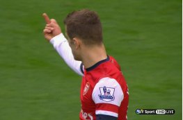 Inglês: Meia do Arsenal pode ser suspenso por gesto obsceno