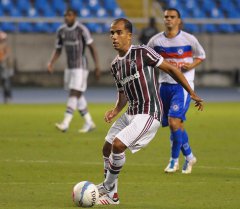 Carioca: Após não renovar com o Fluminense, meia nega aposentadoria