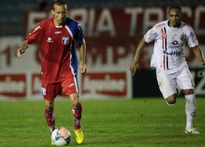 Paraibano: Ex-lateral da Ponte Preta assina com o Treze