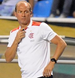 Paulistão: Ex-Vasco e Fla, auxiliar se apresenta ao Comercial