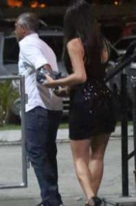 EITAAAA! Romário é flagrado de mãos dadas com transexual. Veja a foto!