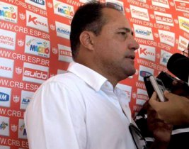 Pernambucano: Náutico sonda ex-técnico de Goiás e Figueirense