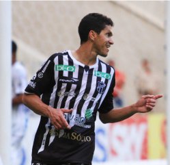 Cearense: Esposa revela permanência de artilheiro no Ceará em 2014