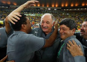 ESPECIAL SELEÇÃO BRASILEIRA: Família Scolari reconquista a torcida