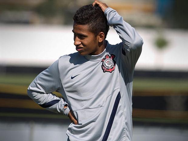 Corinthians empresta lateral para time rival do Paulistão