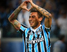 Paulistão: Concorrência por atacante chileno desanima dirigentes do Santos