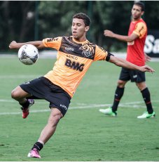 Mundial de Clubes: Cuca perdoa Marcos Rocha e confirma repetição de time