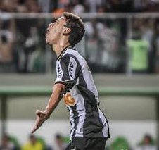Após Mundial, lateral afirma que pretende deixar o Atlético-MG