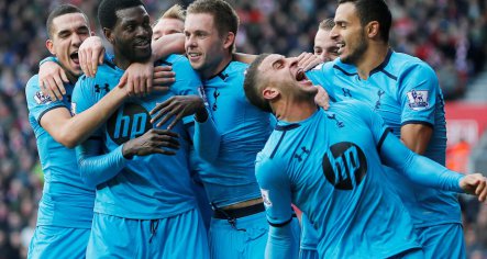 INGLÊS: Com 2 de Adebayor, Tottenham volta a vencer