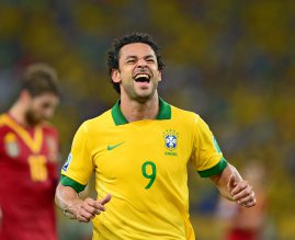 ‘Em 2 meses estarei no auge da minha forma’, diz atacante da Seleção