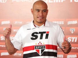 Paulistão: Lateral do São Paulo revela desejo de atuar no Boca Juniors