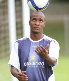 América-RJ contrata ex-lateral de Seleção, Flamengo e Vasco para 2014