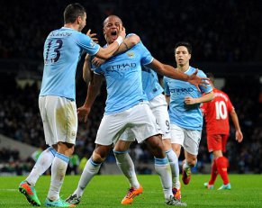INGLÊS: City vence Liverpool, e mantém Arsenal como líder
