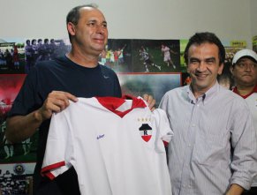 Piauí: Sem chances no Sul, Evair aceita desafio de tirar River da fila de títulos