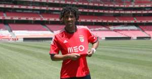 Encostado, lateral do São Paulo pode parar em time da Série B