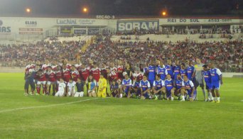 Futebol solidário arrecada 15 toneladas de alimentos