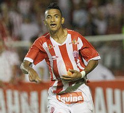 Pernambucano: Náutico confirma negociação de atacante com time árabe