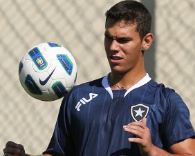 Catarinense: Joinville se aproxima de acerto com atacante do Botafogo