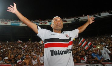 Ah, é Caça-Rato! Após ‘boatos’, ídolo renova com Santa Cruz