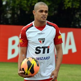 Com Aloísio fora, São Paulo volta a pensar em ex-Grêmio