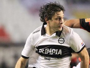 Mineiro: América encaminha acerto com volante paraguaio e destaque da Série C