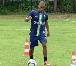 Mato-Grossense: Cuiabá se reforça com ex-Vasco e mais dois