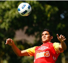 Após espera, Sport desiste da contratação de xerifão do Santos