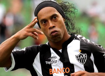 Mineiro: Besiktas admite visita, mas nega acerto com Ronaldinho