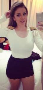 Sem Bruna Marquezine, Neymar é flagrado ao lado de loira misteriosa em réveillon