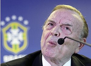 POLÊMICA! Torcedor da Lusa aciona Justiça comum e Brasileirão 2014 fica ameaçado